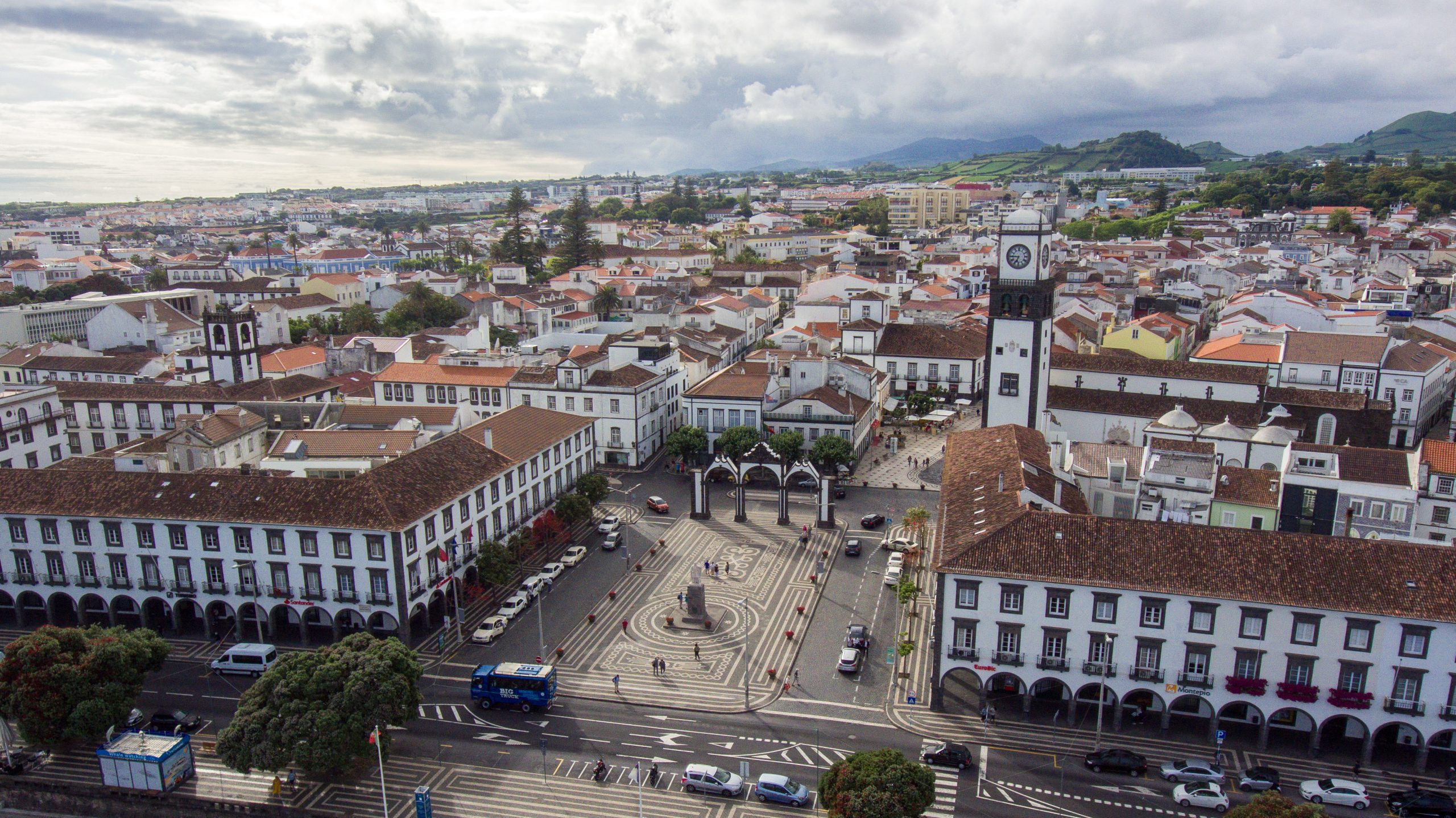 Portas da Cidade: The Historic Portal of Ponta Delgada