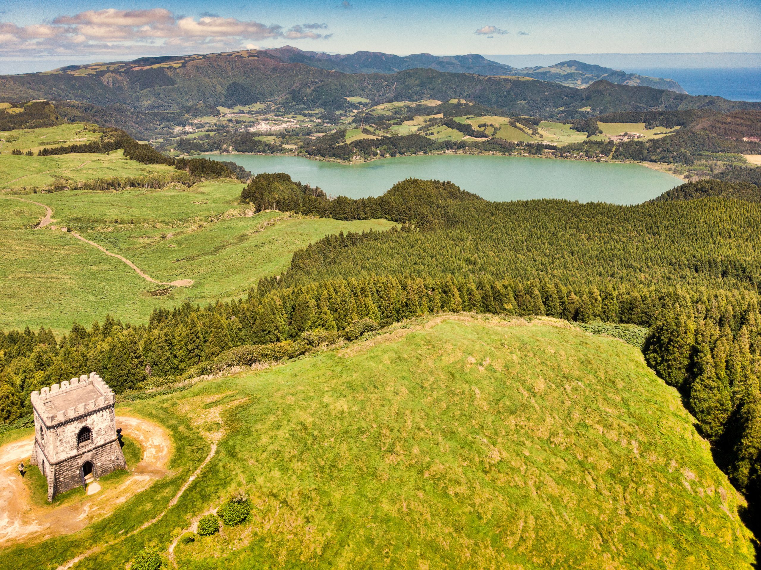 Miradouro do Castelo Branco: The White Castle on the Edge of a Volcano in the Azores